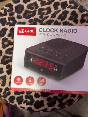 GPX Black Digital Clock Radio with Dual Alarm